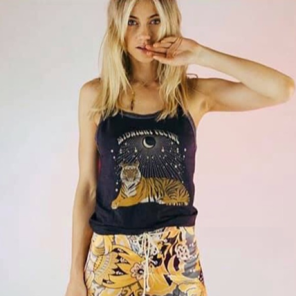 Looking to Buy: Jenny the Label Tank - Picture 2 of 2